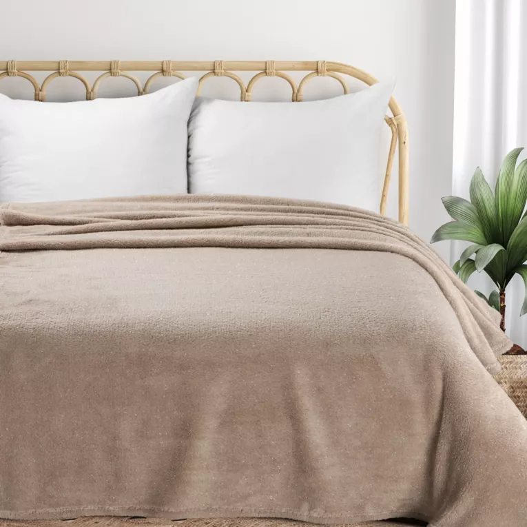 Koc  150x200 cm beżowo, srebrny z dodatkiem lśniącej nici BLINK DESIGN 91 Eurofirany