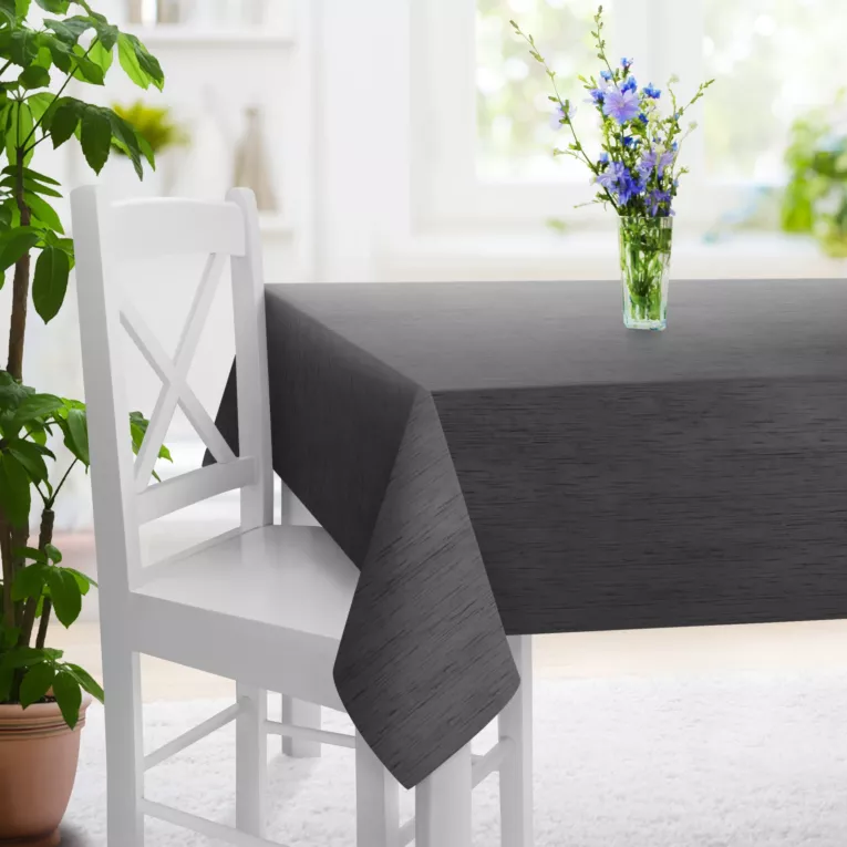 Obrus szyty szary z tkaniny welwetowej w pionowe prążki, wykończona obciążnikiem