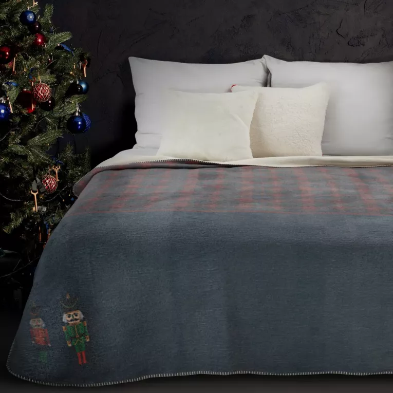 Koc bawełniano, akrylowy 200x220 cm granatowo, bordowy z motywem kraty i dziadka do orzechów PETER Eurofirany