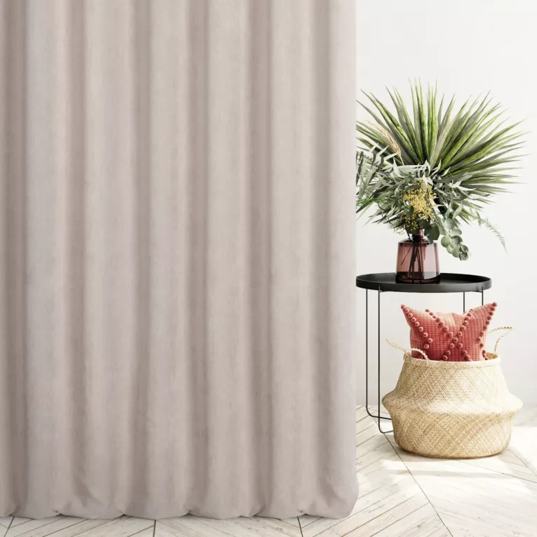 Zasłona szyta na taśmie fala ciemnobeżowa z miękkiej matowej tkaniny szenilowej o naturalnym splocie