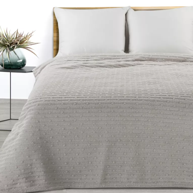 Koc  200x220 cm srebrny z wytłaczanym wzorem pasów LISA DESIGN 91 Eurofirany