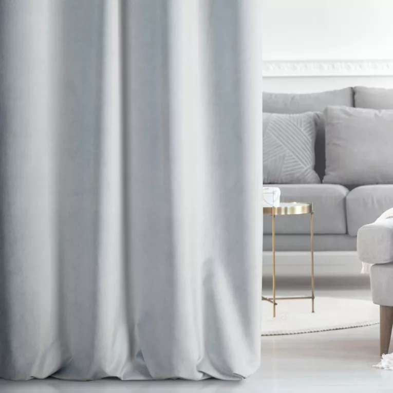 Tkanina zasłonowa welwetowa zaciemniająca z delikatnym połyskiem Eurofirany