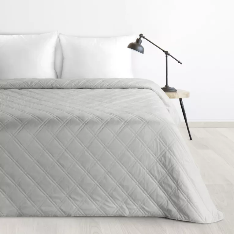 Narzuta welwetowa srebrna 220x240 cm pikowana metodą hot press wzór geometryczny LUIZ 8 DESIGN 91 Eurofirany