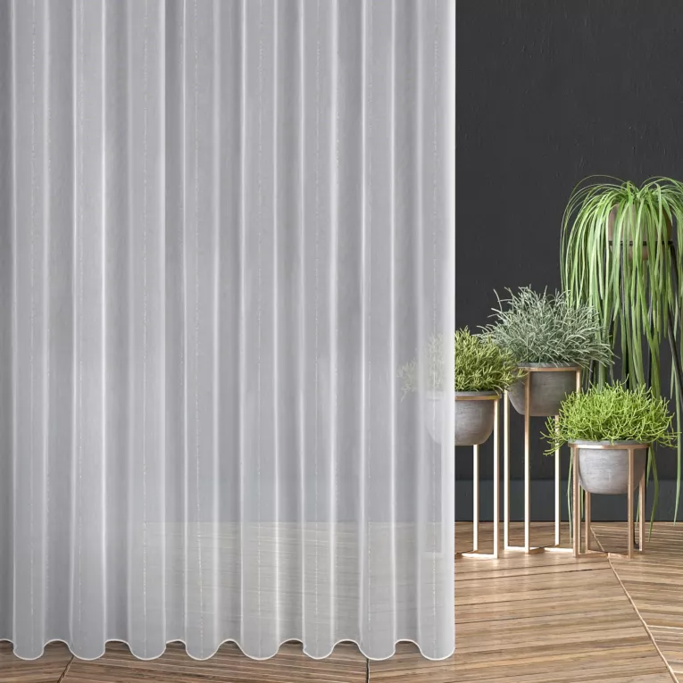 Firana szyta na taśmie fala kremowo brązowa w stylu eko, z efektem deszczyku, zdobiona pionowymi paseczkami, wykończona obciążnikiem