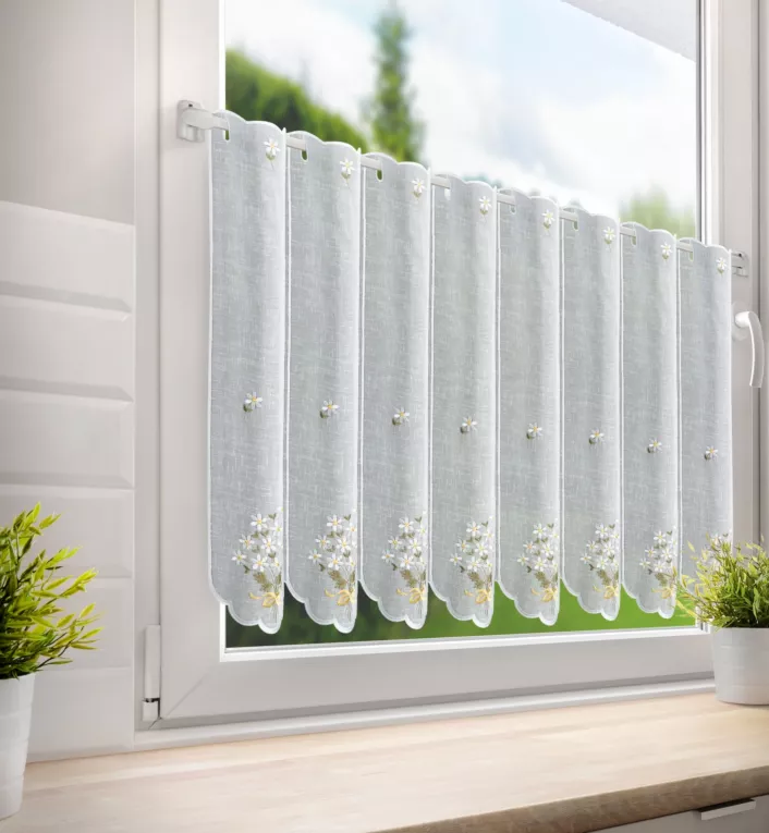 Tkanina firanowa zazdrostka zdobiona haftem w stokrotki Eurofirany