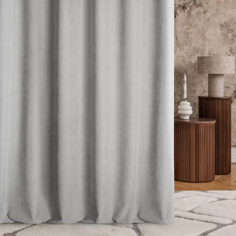 Zasłona szyta na flexach szaro popielata z dwustronnej tkaniny zaciemniającej 100% blackout, o strukturze weluru