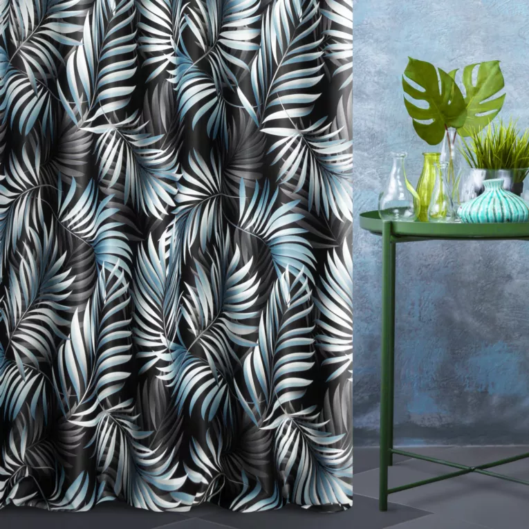 Zasłona szyta na taśmie fala niebiesko czarna z miękkiej tkaniny typu blackout drukowanej we wzór botaniczny