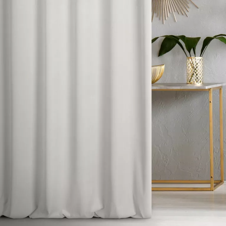 Zasłona szyta na flexach srebrna z miękkiej strukturalnej tkaniny welwetowej
