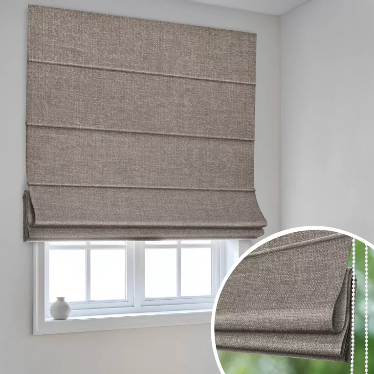 Roleta rzymska beżowa z tkaniny o grubym splocie