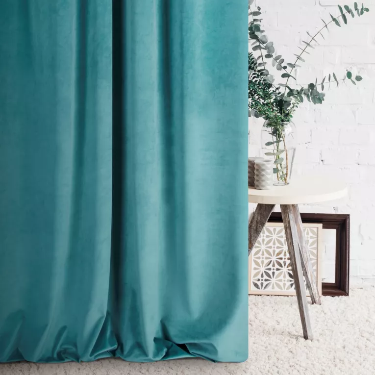 Zasłona szyta na taśmie 8 cm ENYA ciemnoturkusowa z miękkiej półmatowej tkaniny welwetowej