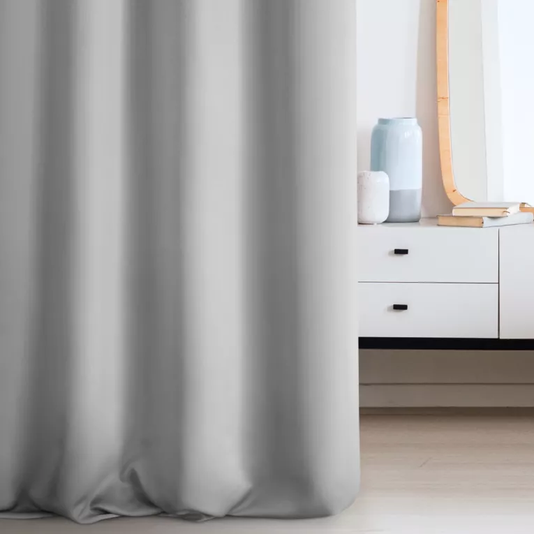 Zasłona szyta na taśmie fala szara z gładkiej tkaniny zaciemniającej typu dimout