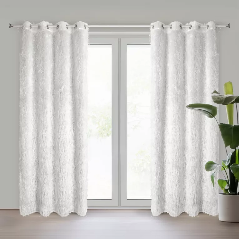 Firana kremowa z etaminy zdobiona moherową nicią 140x250 cm przelotka MARGARET Eurofirany