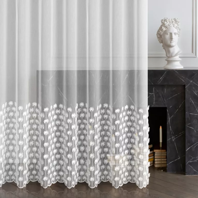 Firana szyta na taśmie 5 cm biała z matowej tkaniny typu ADEN wykończonej frędzlowym haftem
