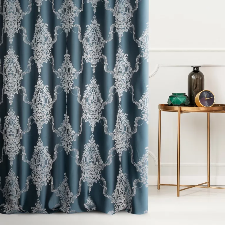 Zasłona szyta na flexach granatowo srebrna z eleganckiej tkaniny w duży ornamentowy wzór