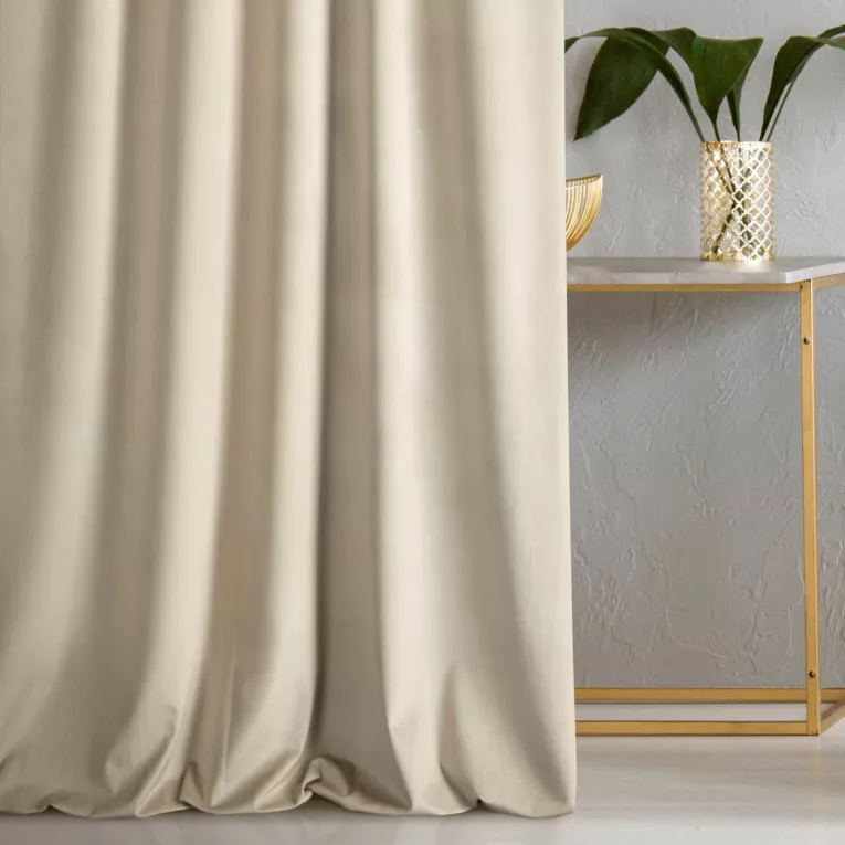 Zasłona szyta na flexach ENYA jasnozłota z miękkiej półmatowej tkaniny welwetowej