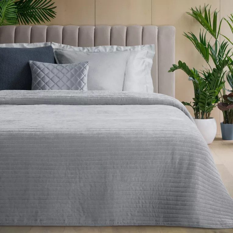 Narzuta szenilowa srebrna 220x240 cm pikowana metoda hot press w pasy - GLORI - Eurofirany