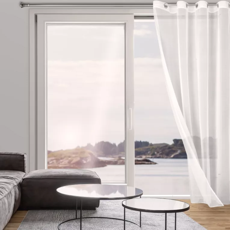 Firana biała z gładkiej tkaniny o strukturze drobnej siateczki 140x250 cm przelotka TAMINA Eurofirany