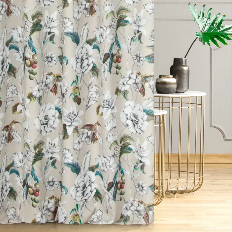 Zasłona szyta na taśmie 8 cm beżowo grafitowa z tkaniny o naturalnym splocie z nadrukowanym kwiatowym wzorem