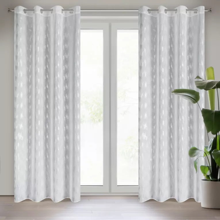 Firana biało, srebrna z matowej tkaniny zdobiona wzorem z imitacji cekinów 140x250 cm przelotka TILDA Eurofirany