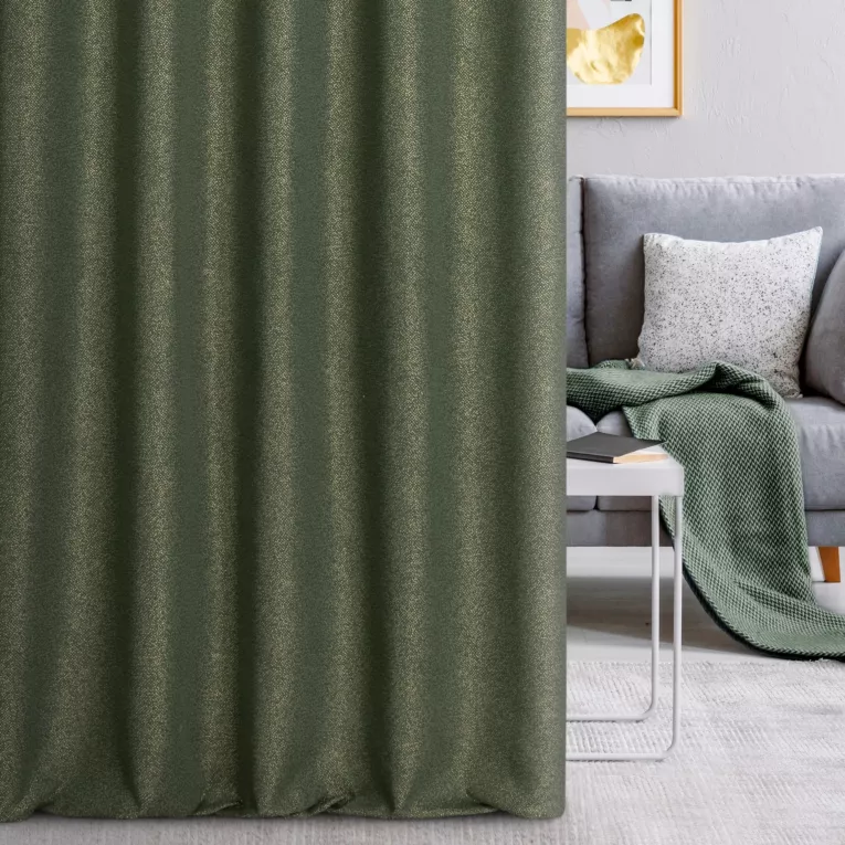 Zasłona szyta na taśmie fala zielono kremowa z tkaniny w drobny wzór, przetykany błyszczącą nicią