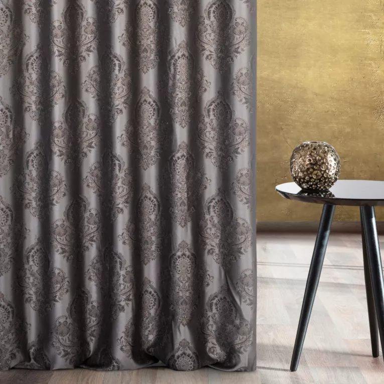 Zasłona szyta na flexach grafitowa tkanina w ornamentowy wzór, z dodatkiem połyskującej nici
