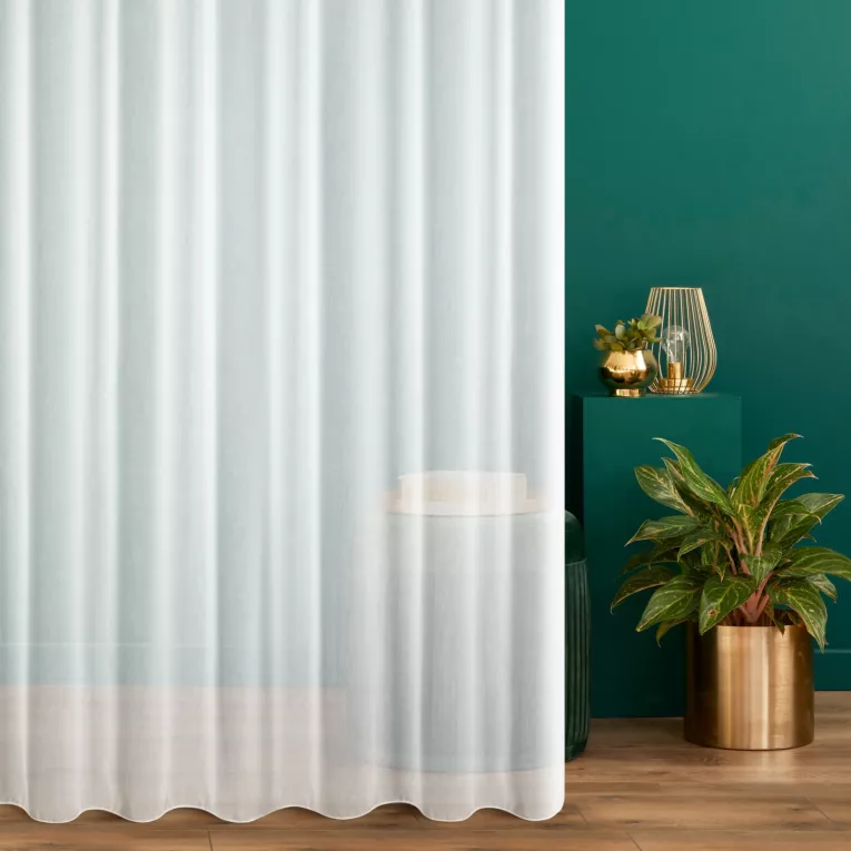 Firana szyta na taśmie 5 cm biała Z delikatnej tkaniny typu batys