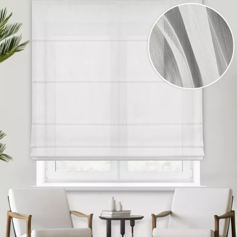 Roleta rzymska naturalna z miękkiej, matowej tkaniny o lekkim splocie, wykończona obciążnikiem