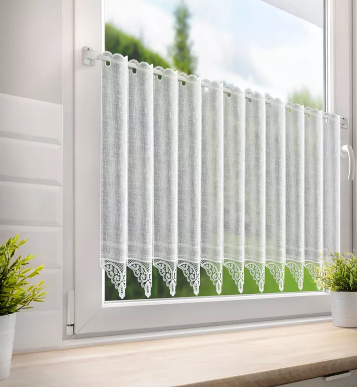 Tkanina firanowa zazdrostka z etaminy zdobiona ażurowym haftem Eurofirany