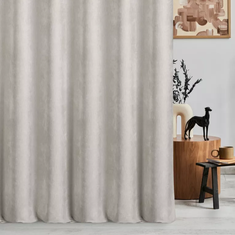 Zasłona szyta na przelotkach stalowa z tkaniny o szenilowej strukturze