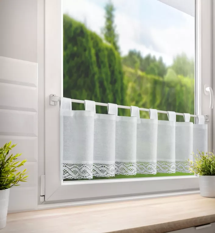 Zazdrostka biała z tkaniny z przewagą bawełny zdobiona koronką 150x30 cm VINCE  Eurofirany