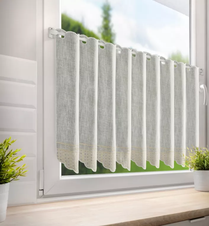 Tkanina firanowa zazdrostka z etaminy zdobiona haftem subtelnej beżowej kratki Eurofirany