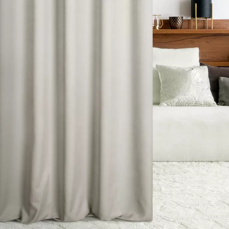 Zasłona szyta na taśmie fala DORA - HIT ciemnosrebrna z miękkiej tkaniny o welurowej strukturze