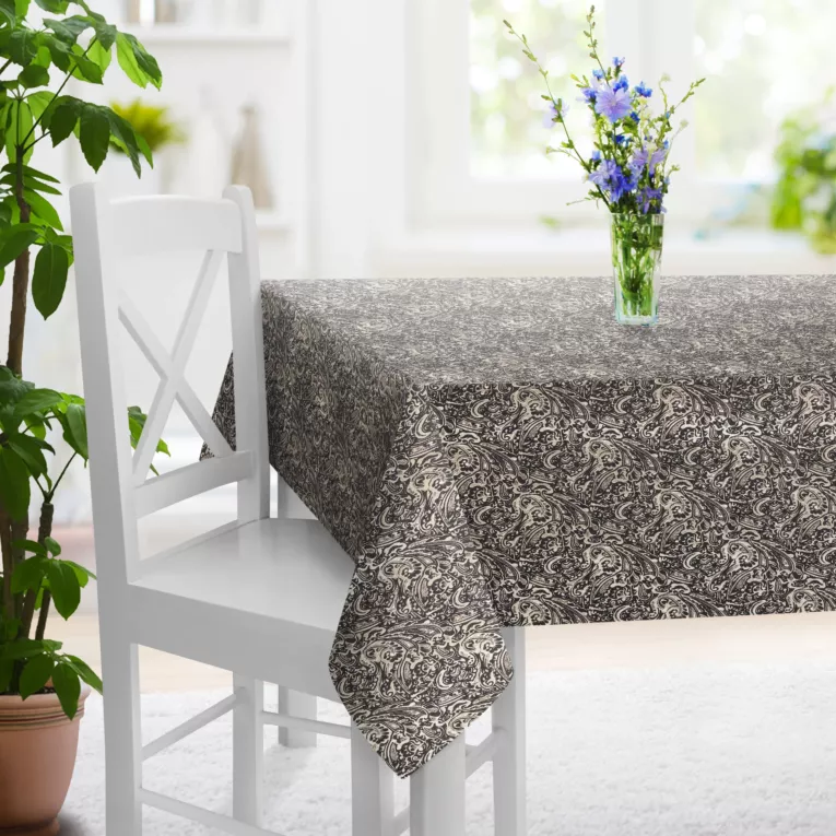 Obrus szyty brązowo beżowy z miękkiej tkaniny szenilowej z ornamentowym wzorem