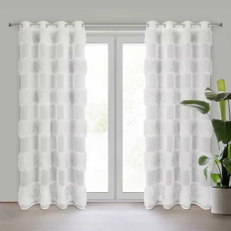 Firana kremowa z etaminy zdobiona moherową nicią 140x250 cm przelotka MARGARET Eurofirany