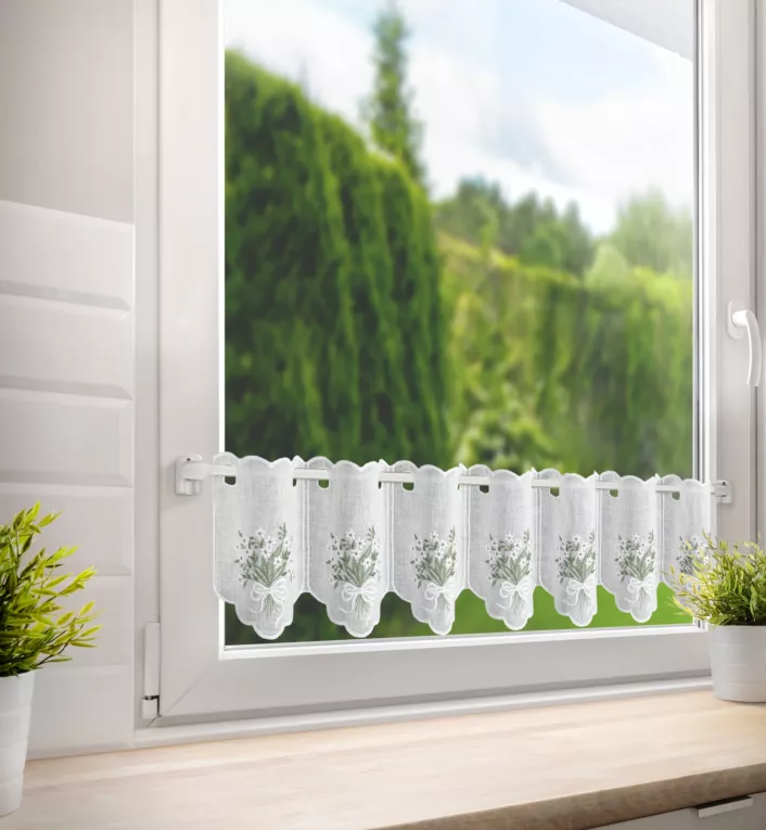 Tkanina firanowa zazdrostka zdobiona haftem drobnych kwiatów Eurofirany