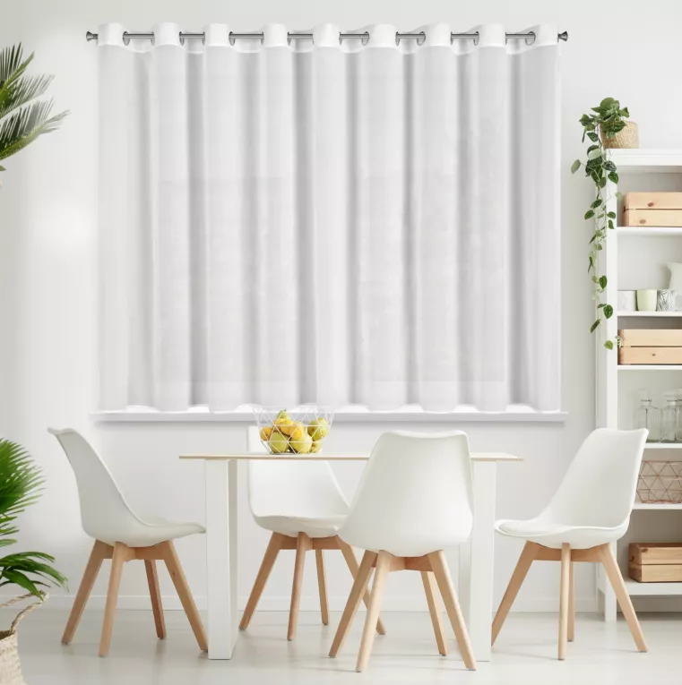 Firana biała z lekkiej tkaniny szyfonowej z delikatnym połyskiem 295x160 cm przelotka ARLETA Eurofirany