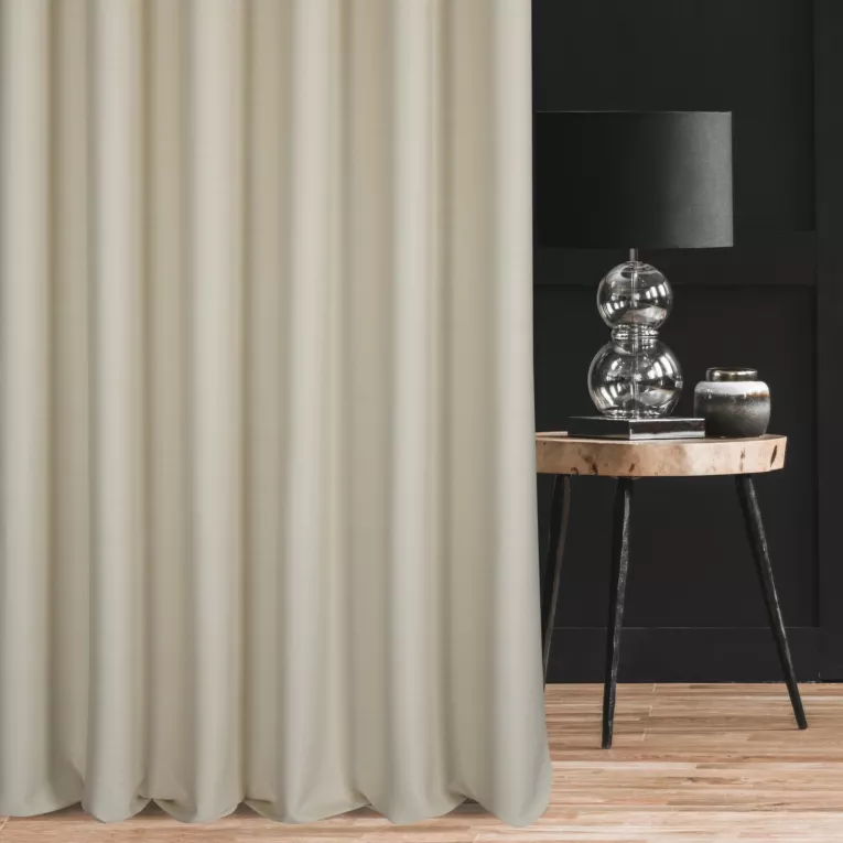 Zasłona szyta na flexach kremowa z miękkiej tkaniny o naturalnym splocie w stylu ekologicznym