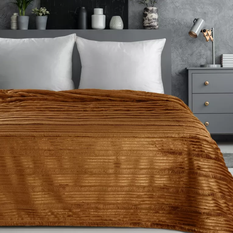 Koc 150x200 cm miodowy, typu flano z wzorem 3D NINA Eurofirany