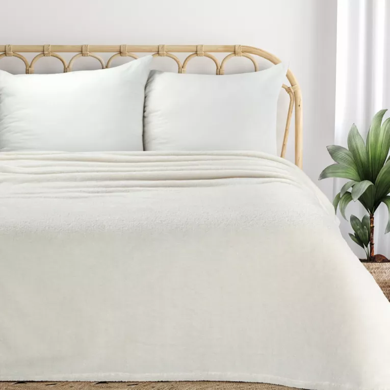 Koc  150x200 cm biało, srebrny z dodatkiem lśniącej nici BLINK DESIGN 91 Eurofirany