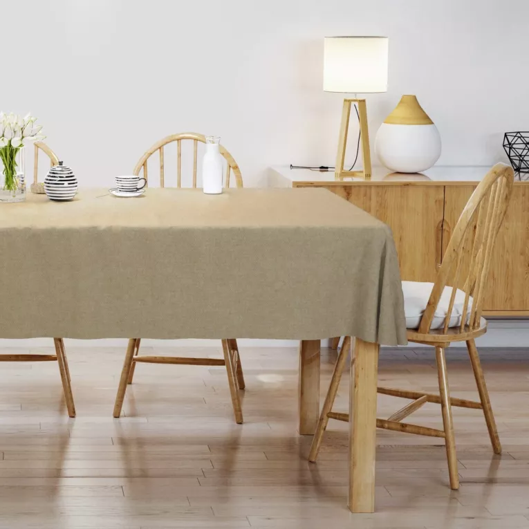 Obrus szyty beżowy miękka, szenilowa tkanina o wyraźnym splocie i delikatnym połysku