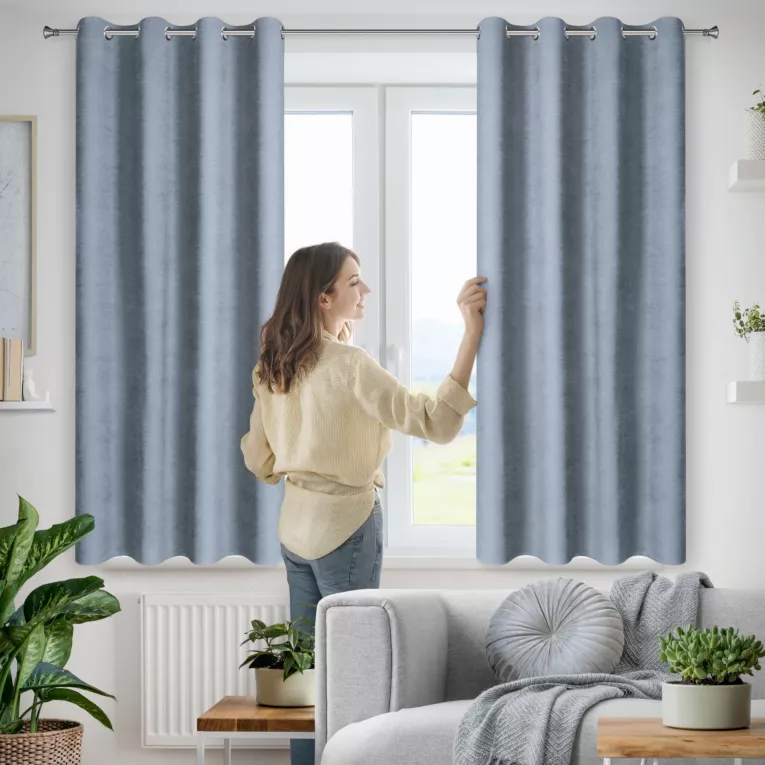 Zasłona niebieska z tkaniny welurowej 140x175 cm przelotka - Dora Eurofirany