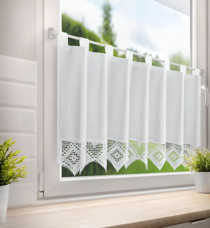 Zazdrostka biała z tkaniny z przewagą bawełny zdobiona koronką 150x60 cm ISAAC Eurofirany