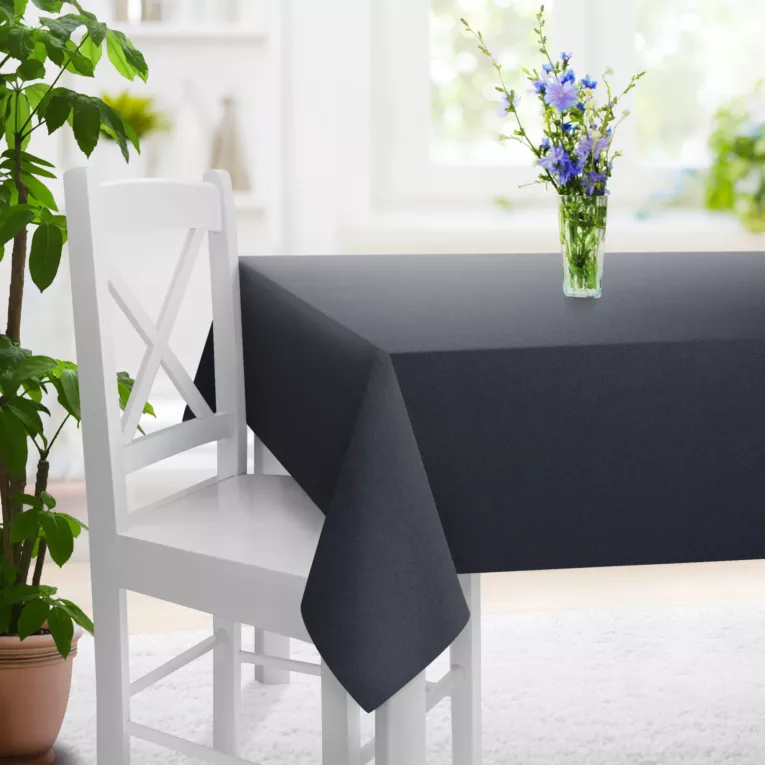 Obrus szyty granatowy z tkaniny o naturalnym splocie w stylu eko