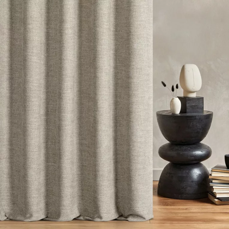 Zasłona szyta na taśmie fala beżowa tkanina o naturalnym charakterze z efektem melanżu