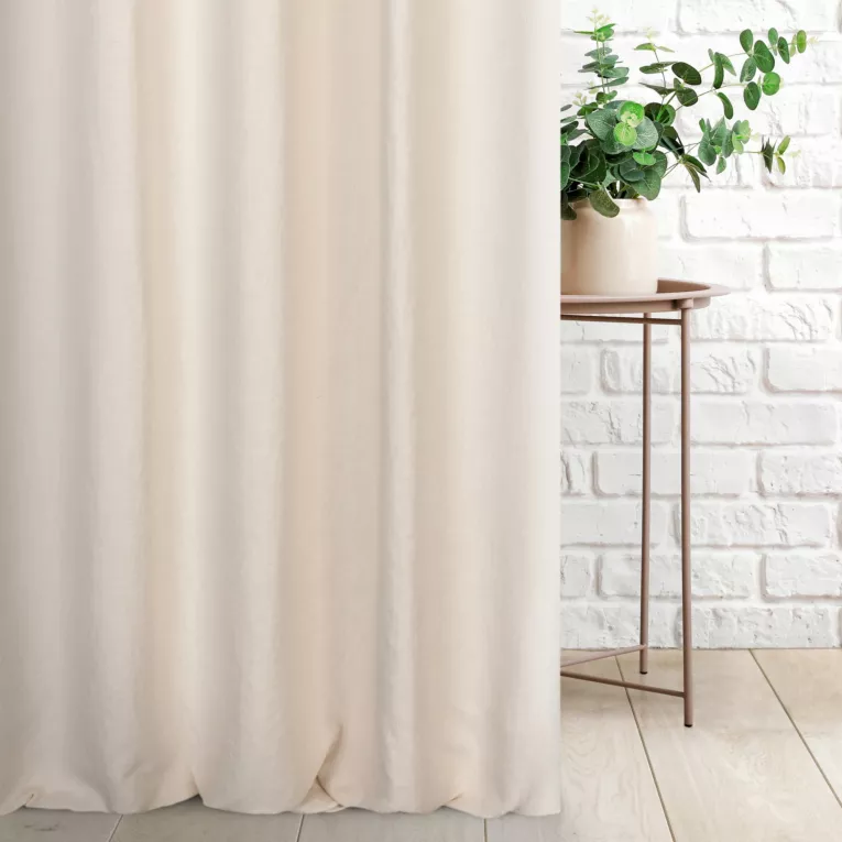 Tkanina zasłonowa szenilowa przetykana błyszcząca nicią Eurofirany