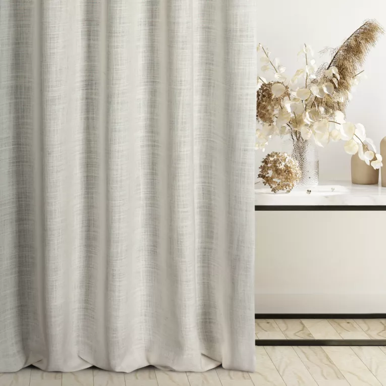 Zasłona szyta na taśmie 5 cm kremowa z tkaniny w stylu eko o naturalnym splocie, z efektem melanżu, wykończona obciążnikiem