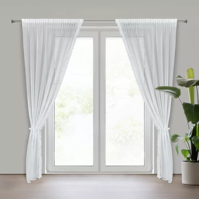 Komplet białych firan 2 szt z siateczki zdobionej na brzegach falbanką, w zestawie troczek 140x270 cm taśma ALEX Eurofiarny