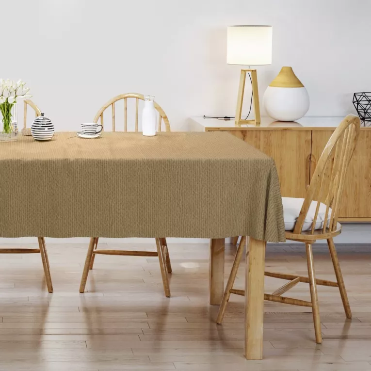 Obrus szyty DORA - HIT jasnozłoty z miękkiej tkaniny o welurowej strukturze