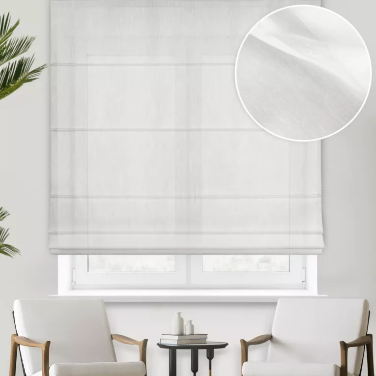 Roleta rzymska kremowa z matowej miękkiej tkaniny o naturalnym splocie, wykończona obciążnikiem