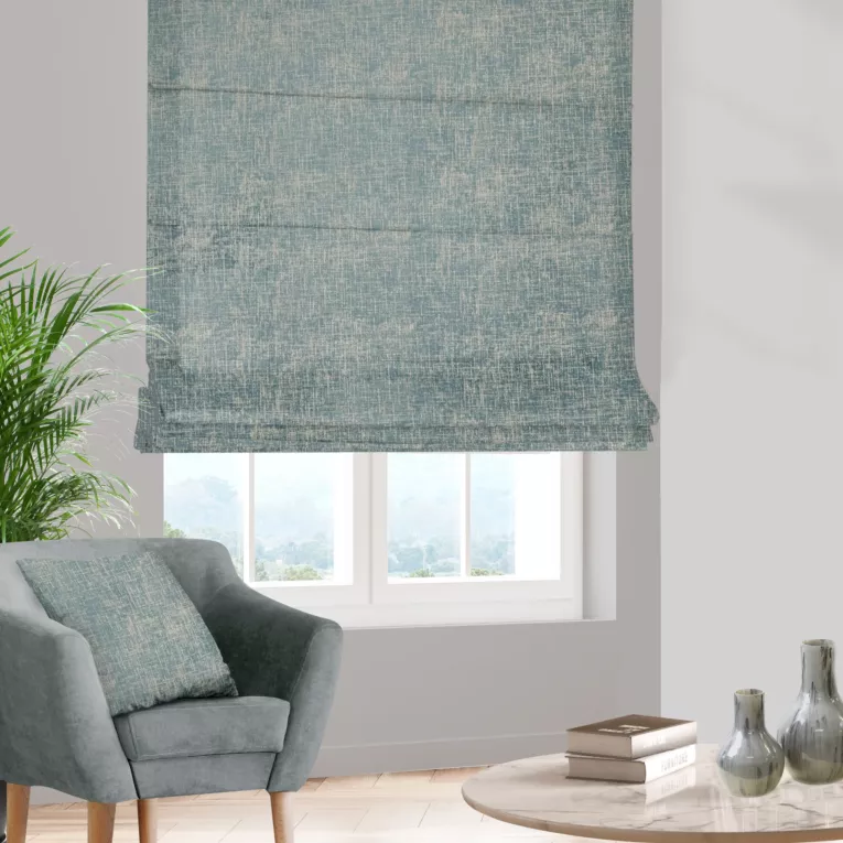 Roleta rzymska turkusowo złota z miękkiej półmatowej tkaniny welwetowej z metalicznym nadrukiem